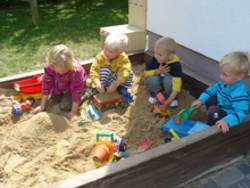 Spiel im Sandkasten